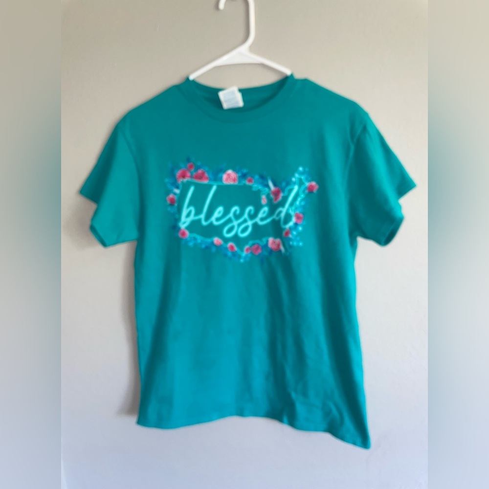 Blessed America flowers religious Graphic T-Shirt sz M medium women’s